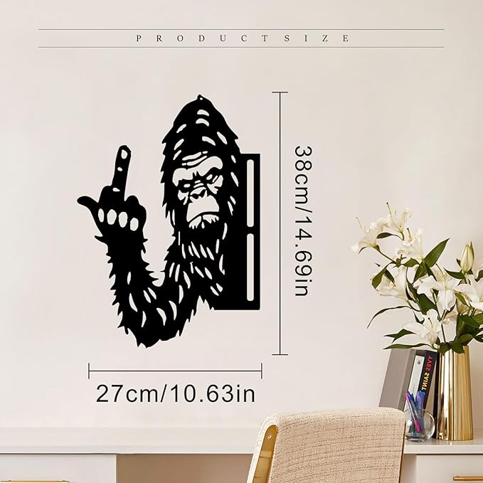 Quanqiuyi Funny Bigfoot Wall Art - Rustproof Metal Sculpture for Outdoor Garden & Patio Decor, Wilderness Theme Novelty Gift