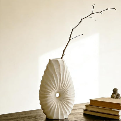 Minimalist Ceramic Flower Vase in Off-White Stoneware – 7.5’’/19cm, Artistic & Stylish Design, Perfect for Small Spaces, Home & Office Decor