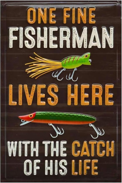 Vintage-Sign Rustic-Poster Wall-Art Fishing-Lovers, One Fine Fisherman Lives Here, Funny Decor Gift Plaque for Home Farm Fence Bathroom Bedroom 8 X 12 Inch