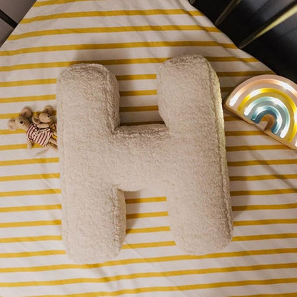 Letter Pillow English Letter Plush Pillow Cozy Lambswool Initial Throw Pillow Alphabets Letter Decorative Cushion Comforting Huggable Stuffed Cushion for Bedroom Sofa（15.7 * 13.8 * 3.9 in）