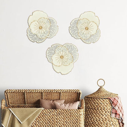 DILATATA 3 Pcs Metal Flower Wall Art Set 10 Inch Rustic Modern Floral Sculpture 3D Metal Flower Wall Hanging Accent for Indoor Living Room Bedroom Kitchen Bathroom Garden Patio Decor - White