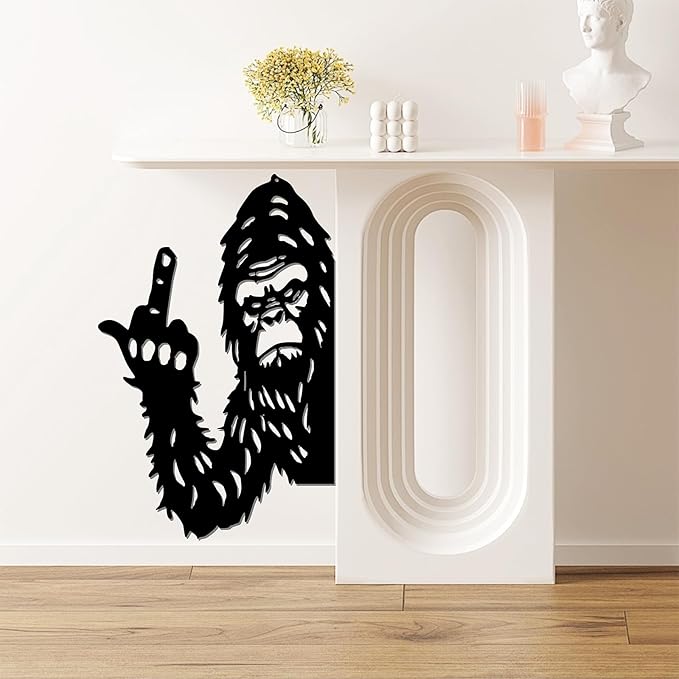 Quanqiuyi Funny Bigfoot Wall Art - Rustproof Metal Sculpture for Outdoor Garden & Patio Decor, Wilderness Theme Novelty Gift