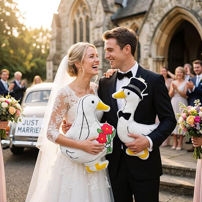 SiliFine 2 Sets Wedding Goose Gifts for Couples 2026 Mr and Mrs Silly Goose Throw Pillow Odd-Shaped Sweet Decorations for Newlyweds Swan Engagement Wedding Birthday Valentine Gift for Wife Husband