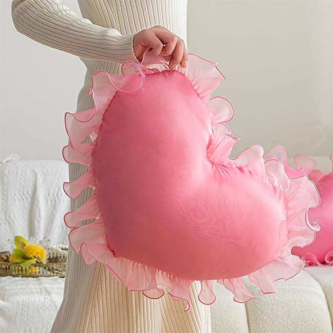 MOJUN Heart Pillow, Pink Ruffles Design Love Throw Pillows Decorative Pillows for Bed Couch Cute Room Decor Heart Shaped Throw Pillow Cushion for Living Room Bedroom Gifts Pillows