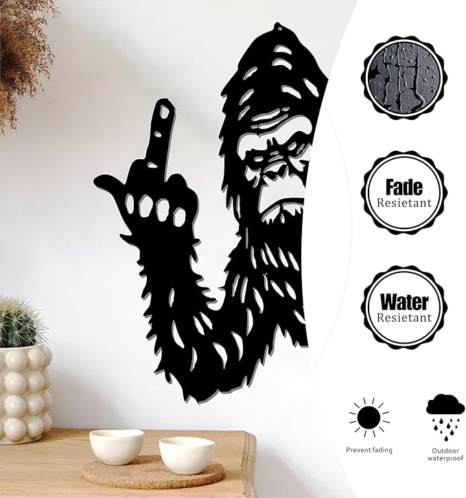 Quanqiuyi Funny Bigfoot Wall Art - Rustproof Metal Sculpture for Outdoor Garden & Patio Decor, Wilderness Theme Novelty Gift