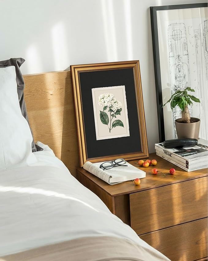 VIYYIEA Vintage Gold Framed Wall Art Print Home Decor, White Hydrangea Painting Canvas Prints, Aesthetic Farmhouse Flower Prints Decoration Bedroom Bathroom Wall Decor Kitchen Office, 12x16inch