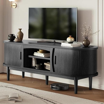 Decofy Mid Century TV Stand for TVs up to 65 Inches, Entertainment Center with Storage, Power Outlet, Fluted Sliding Doors & Adjustable Shelves, Modern Media TV Console Table for Living Room (Black)