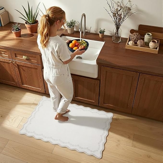 GarveeHome Scalloped Entryway Rug, 2x3 Solid Beige Washable Front Door Rug Indoor Entrance Floral Carpet Non-Slip Low Pile Throw Rugs for Kitchen Floor, Powder Room, Entry, Bathroom, Kids Room