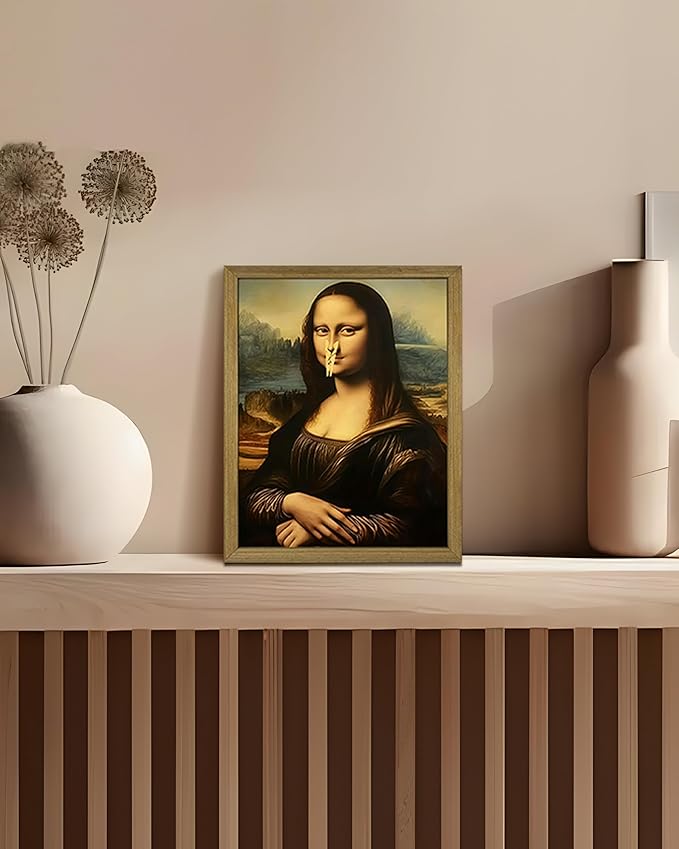 XYHYRA Funny Mona Lisa Bathroom Wall Art, Mona Lisa with Clothespin Nose Painting Print, Vintage Humorous Restroom Wall Decor Canvas Poster for Toilet Bathroom Home Decor 8x10 Inch Framed