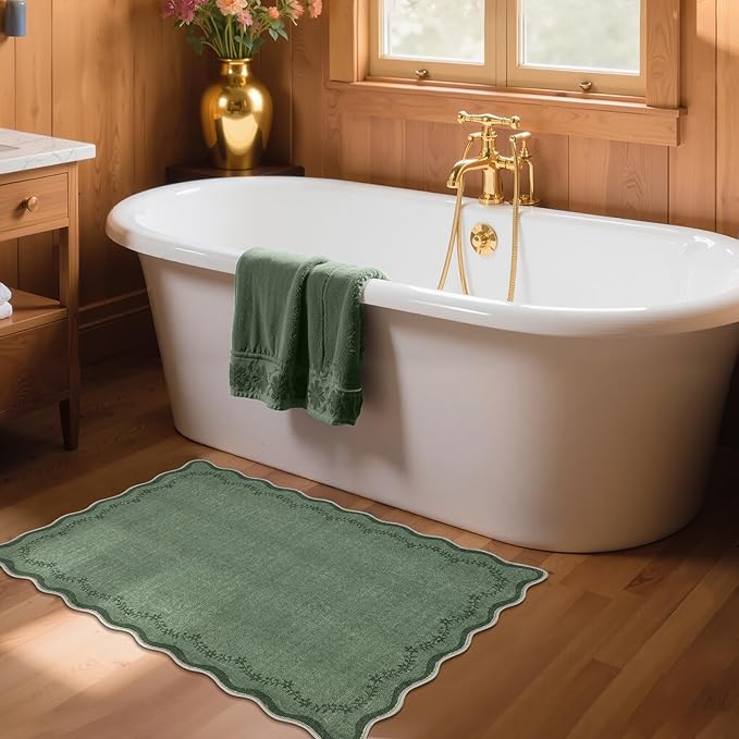 GarveeHome Scalloped Entryway Rug, 2x3 Solid Green Washable Front Door Rug Indoor Entrance Floral Carpet Non-Slip Low Pile Throw Rugs for Kitchen Floor, Powder Room, Entry, Bathroom, Kids Room