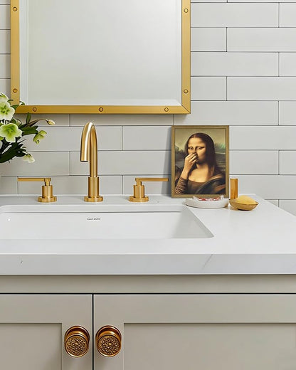 XYHYRA Vintage Mona Lisa Bathroom Wall Art, Funny Mona Lisa Pinching Nose Wall Decor, Humor Amusing restroom Canvas Print Painting for Toilet Bathroom Home Decor 8x10 Inch Framed