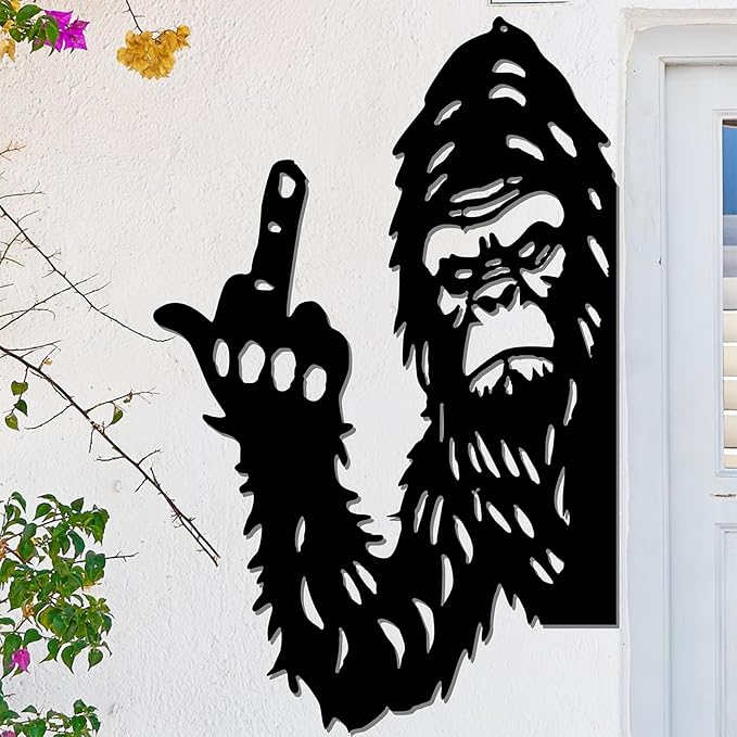 Quanqiuyi Funny Bigfoot Wall Art - Rustproof Metal Sculpture for Outdoor Garden & Patio Decor, Wilderness Theme Novelty Gift