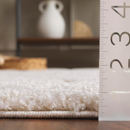 SAFAVIEH Florida Shag Collection Runner Rug - 21' Runner, Creme, Transitional Design, Ideal for High Traffic Areas in Hallway, Bathroom & Kitchen (SG471-1111-221)
