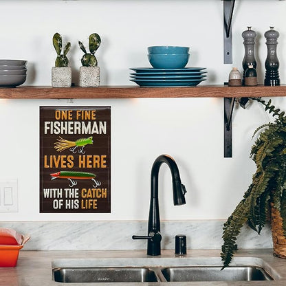 Vintage-Sign Rustic-Poster Wall-Art Fishing-Lovers, One Fine Fisherman Lives Here, Funny Decor Gift Plaque for Home Farm Fence Bathroom Bedroom 8 X 12 Inch