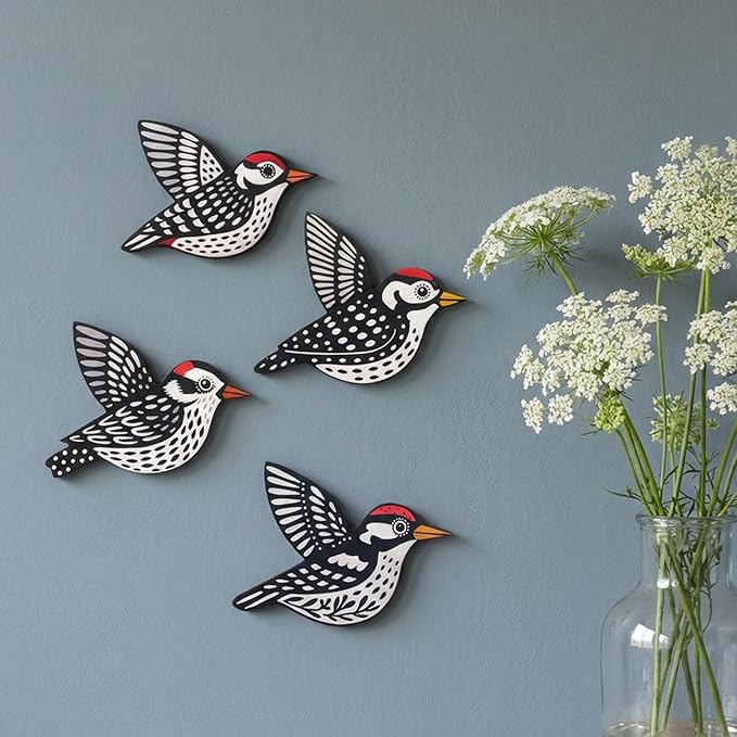 ARTINRENAISS Wooden Flying Birds Wall Decor, Scandinavian Rustic Wall Art Set Housewarming Gifts, 6 Pack Boho Birds Hanging Sign for Living Room, Bedroom, Kitchen