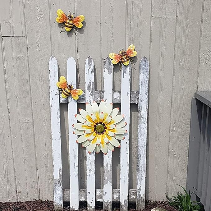 Metal Bee Wall Decor Art Outdoor Garden Fence Patio Yard Art,Hanging Decorations for Living Room, Bedroom,3 Pack