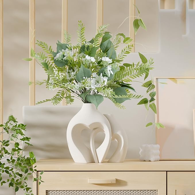 Zormon White Vases for Decor, Heart Shaped Ceramic Vase Set of 2, Nordic Heart Shaped Vases, Minimalist Decorative Vase for Table Centerpiece Wedding Dining Living Room Office House Decoration