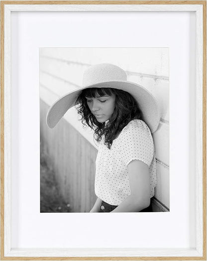 Kate and Laurel Gibson Transitional Frame Set, Set of 4, 11" x 14", White and Natural, Casual Frames for Any Room in The Home