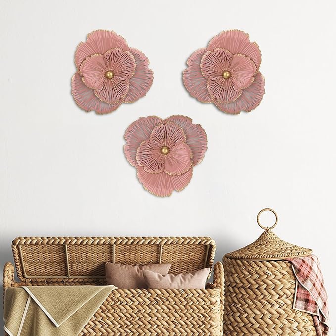 DILATATA 3 Pcs Metal Flower Wall Art Set 10 Inch Rustic Modern Floral Sculpture 3D Metal Flower Wall Hanging Accent for Indoor Living Room Bedroom Kitchen Bathroom Garden Patio Decor - Pink