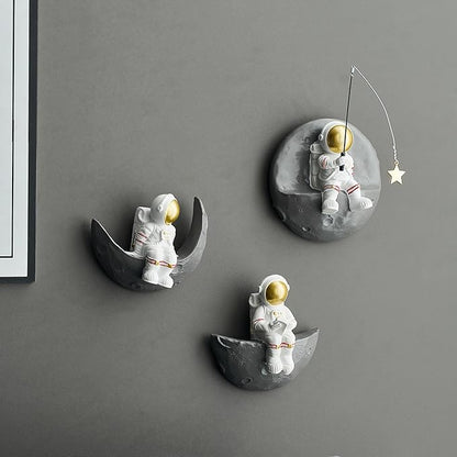 AWNR Astronaut Wall Decor Set of 3 Outer Space Theme Decorations Wall Hanging Sculptures Space Decor for Modern Home Decor Spaceman 3D Wall Decor for Bedroom Nursery Dorm