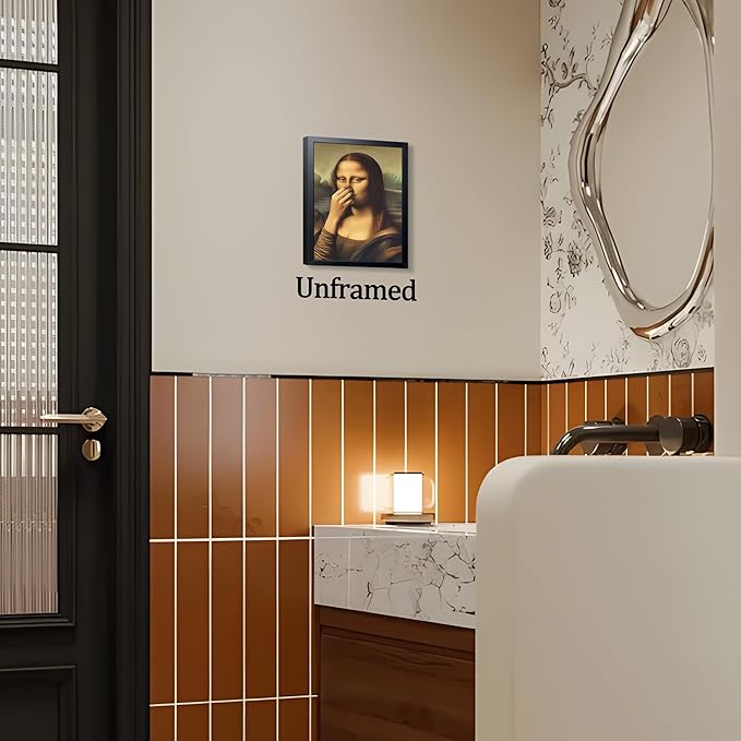 XYHYRA Vintage Mona Lisa Bathroom Wall Art, Funny Mona Lisa Pinching Nose Wall Decor, Humor Amusing restroom Canvas Print Painting for Toilet Bathroom Home Decor 8x10 Inch Unframed