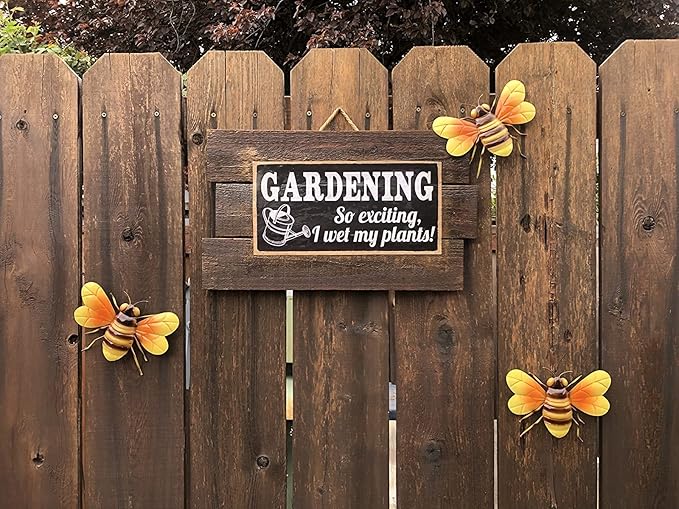 Metal Bee Wall Decor Art Outdoor Garden Fence Patio Yard Art,Hanging Decorations for Living Room, Bedroom,3 Pack