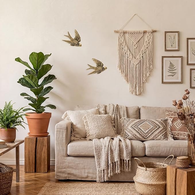 2 Pcs Vintage Bird Wall Sculpture Decor Art 6.7 Inch Antique 3D Sculpted Hanging Bird Resin Wall Art Golden Brass Floating Ornament for Living Room Garden Outdoor, Gifts for Couples Housewarming