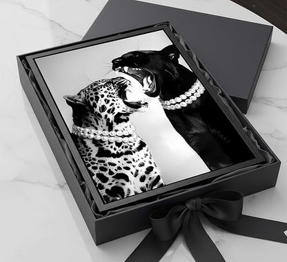 Framed Black and White Cheetah Canvas Wall Art Vintage Trendy Wild Leopard Painting Picture Wall Decor Poster Print Artwork for Bedroom Living Room Apartment Home Decoration