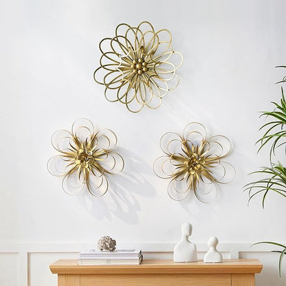 Remenna Metal Flowers Wall Decor, Metal Rustic Wall Art Decoration Farmhouse Wall Decorations Multiple Floral Hanging Decor for Bathroom Living Room Home Office Garden Kitchen 13inch (Rustic Gold)