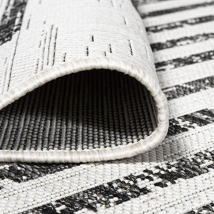 JONATHAN Y Stripe Geometric Indoor Outdoor Round Area Rug 5 Ft Ivory/Black, Zolak Berber for Backyard, Patio, Porch, Easy-Cleaning, High Traffic, Pet-Friendly, Non-Shedding (SMB124D-5R)