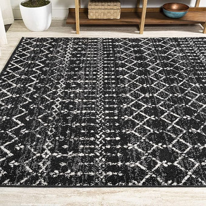 JONATHAN Y Boho Vintage Diamond Black/Ivory Indoor Area Rug 4X6 ft, Moroccan Hype for Living Room, Bedroom, Kitchen, Office, Easy-Cleaning, High Traffic, Pet-Friendly, Non-Shedding (MOH101D-4)